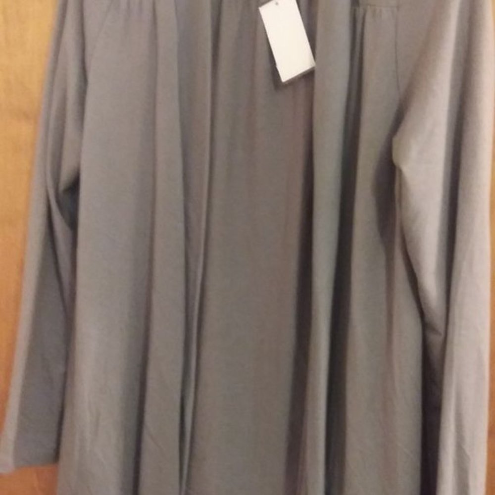 Nwt Licorice womens cardigan dove gray